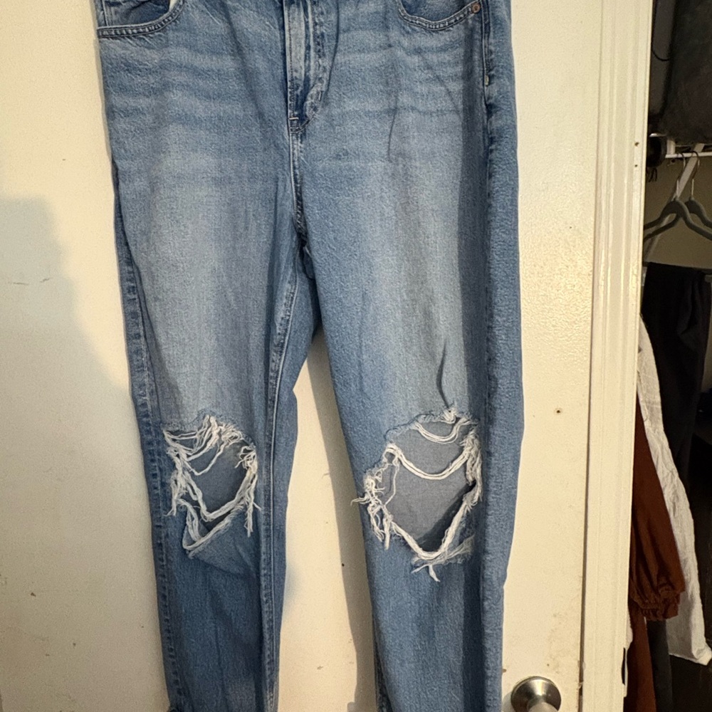American eagle mom jeans